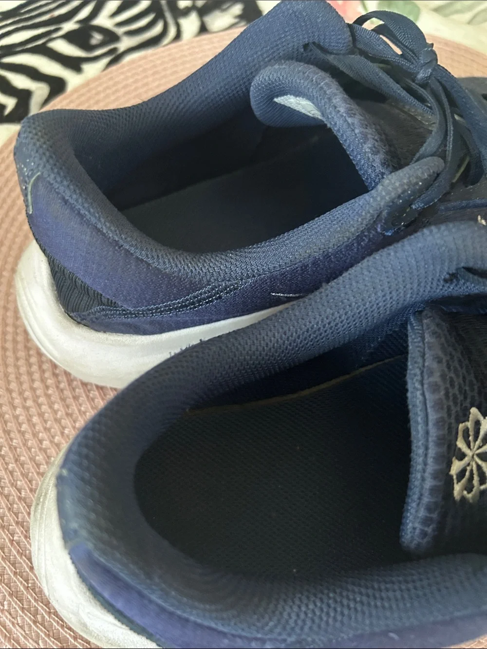 Nike man shoes Navy and White Athletic Running Shoes